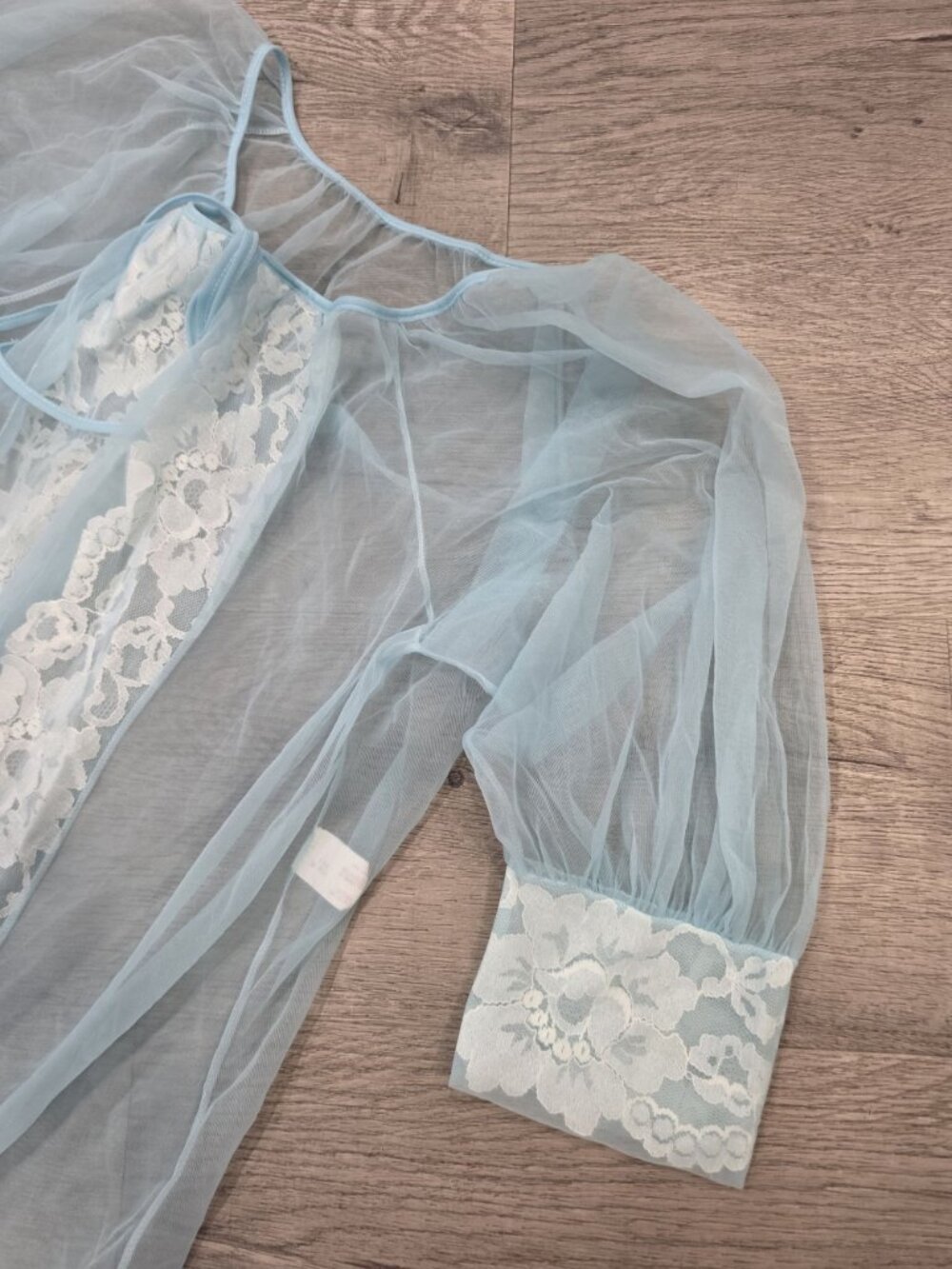 Vintage Sheer Light Blue Lace Trimmed Nightgown with sheer robe Size Medium - Picture 10 of 14